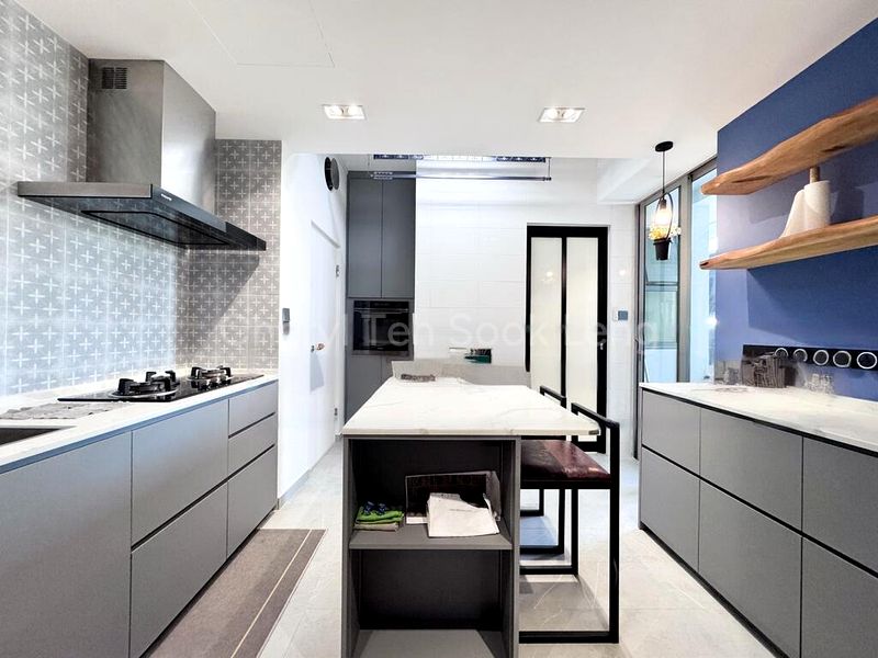 6 Bed Condo for Rent in  The Infiniti - Image 11